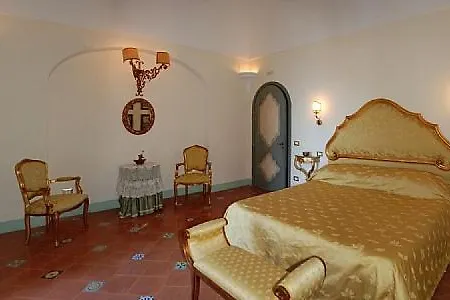 Positano Villa Sleeps 15 Pool Air Con Wifi Vila