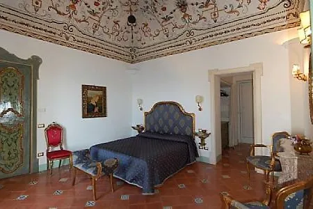 Positano Villa Sleeps 15 Pool Air Con Wifi Vila